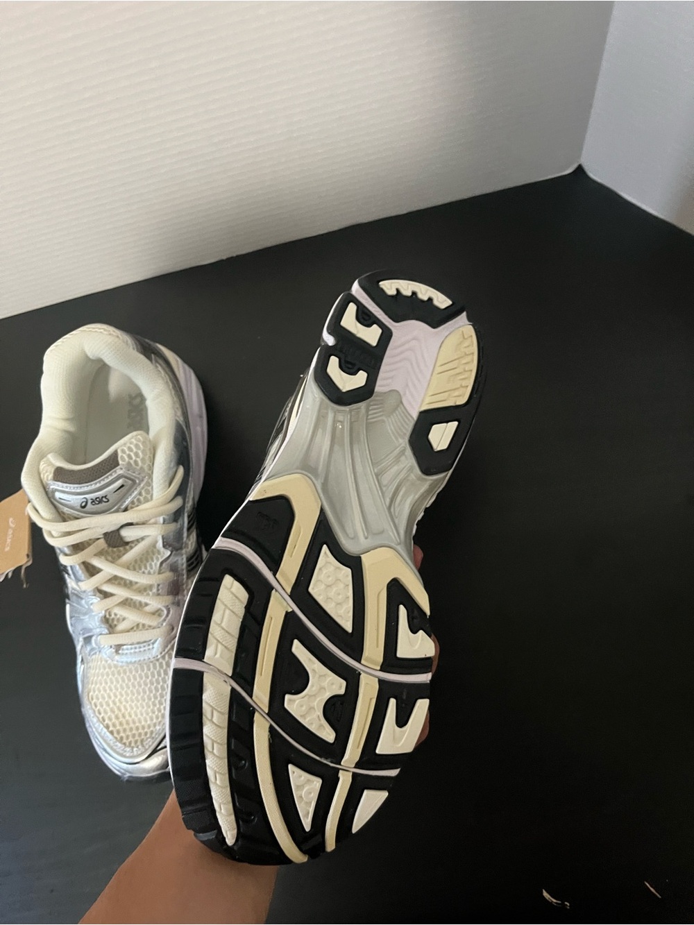ASICS men Silver and Cream Athletic Running Shoes - Picture 3 of 5